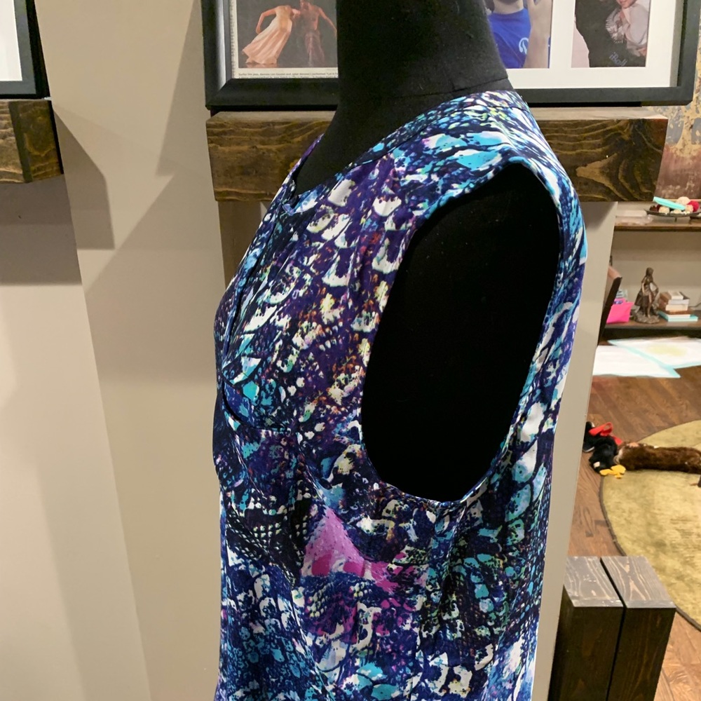 NYDJ reptile glass sleeveless top - Picture 3 of 5